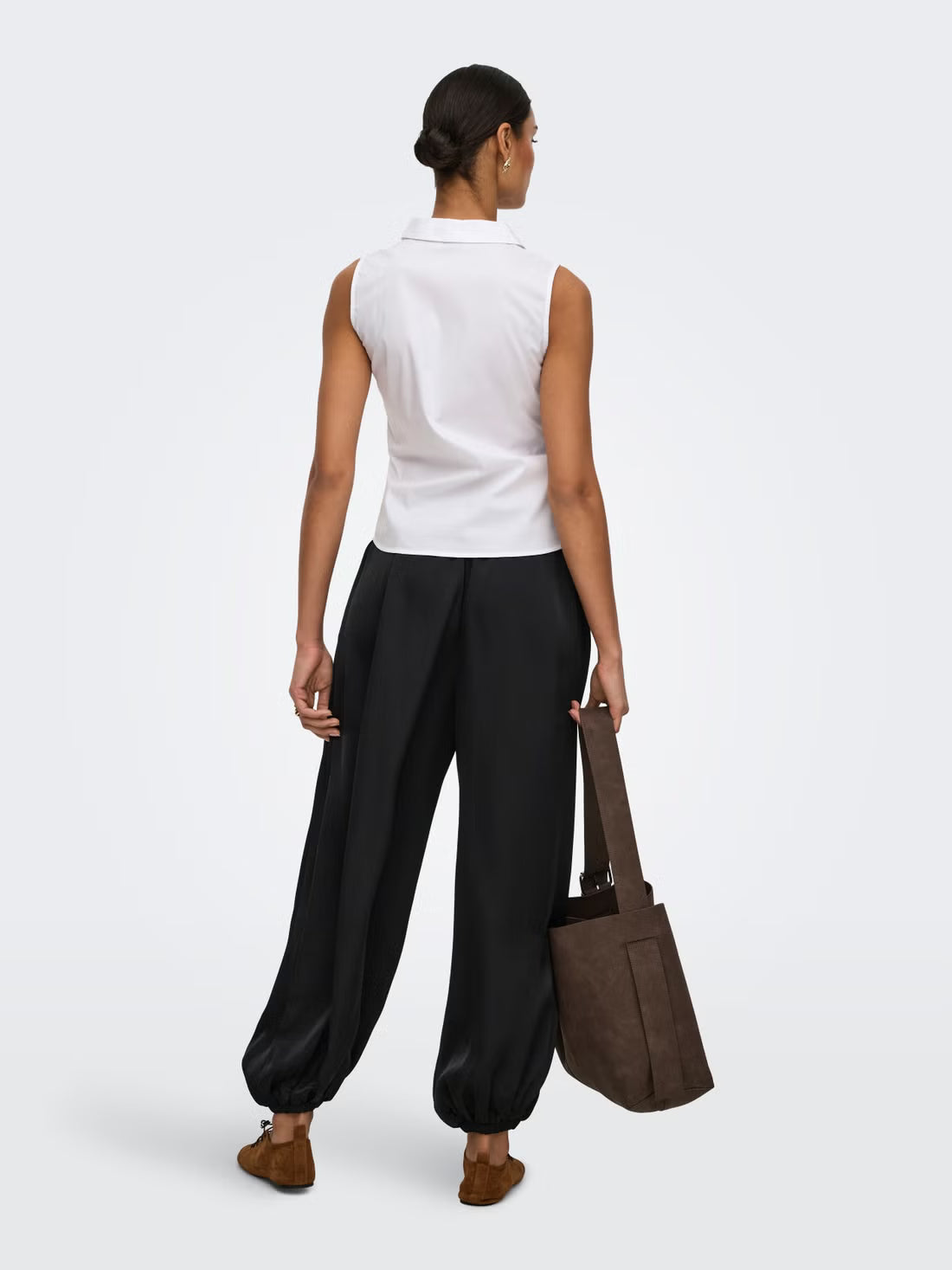 Sleeveless Button-up Shirt
