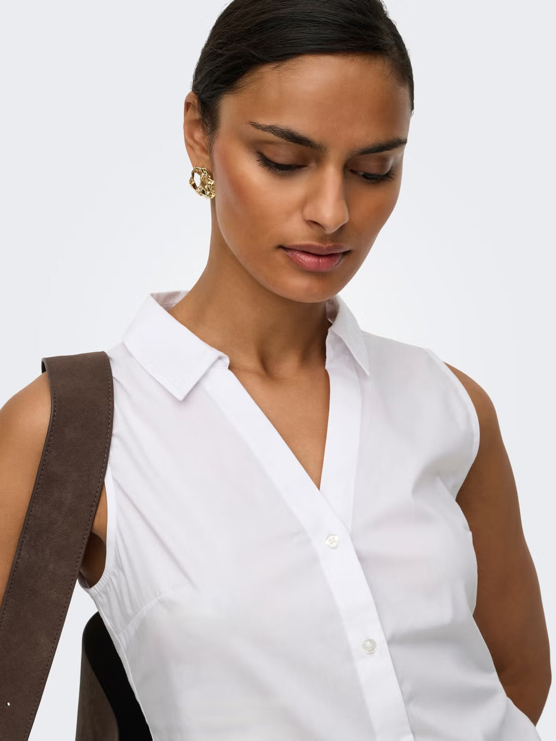 Sleeveless Button-up Shirt